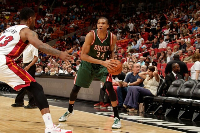 拉菲尼亚本赛季西甲14轮8球 距个人纪录还差3球