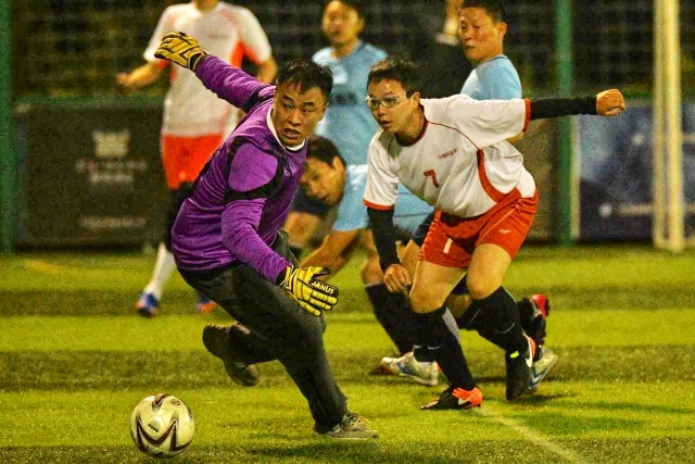 拉菲尼亚本赛季西甲14轮8球 距个人纪录还差3球